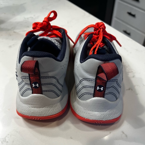 Steph Curry Basketball shoes size 7y - Picture 2 of 5